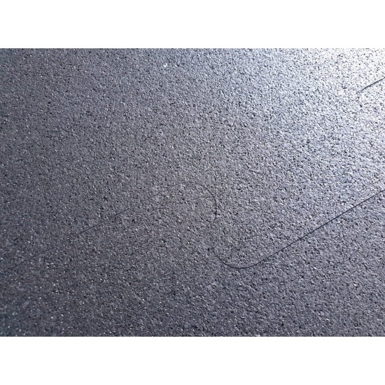 Interlocking Fitnessvloer 8 mm - Zwart - NRG Interlocking fitnessvloer van 8 mm hoog, ideaal voor thuisgebruik. Antislip en dempende rubber tegels voor een veilige workout.
