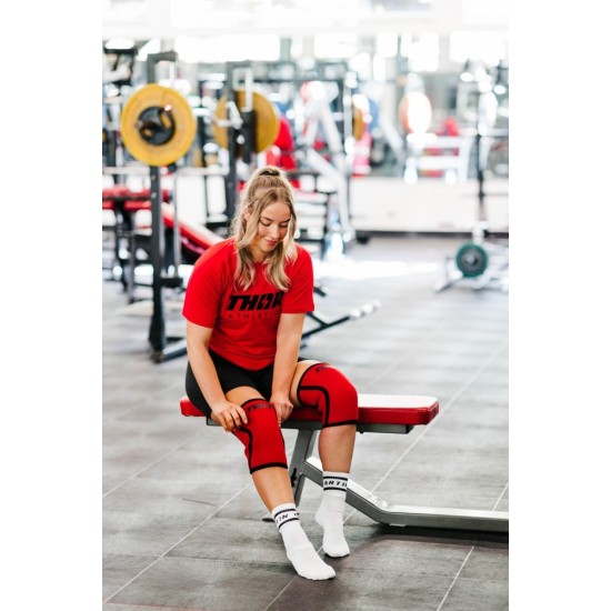 Thor Athletics Unisex Divinity T-Shirt met helm detail Comfortabel en ademend shirt van Thor Athletics, gemaakt van 95% katoen met perfecte stretch. Beschikbaar in zwart en rood.