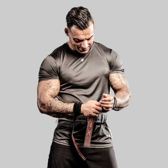 NRG Fitness Deadlift Straps - Zwart - Extra Grip Verlies nooit meer je grip tijdens zware lifts met de NRG Fitness Lifting Straps. Comfortabel, duurzaam en ontworpen voor optimale prestaties.
