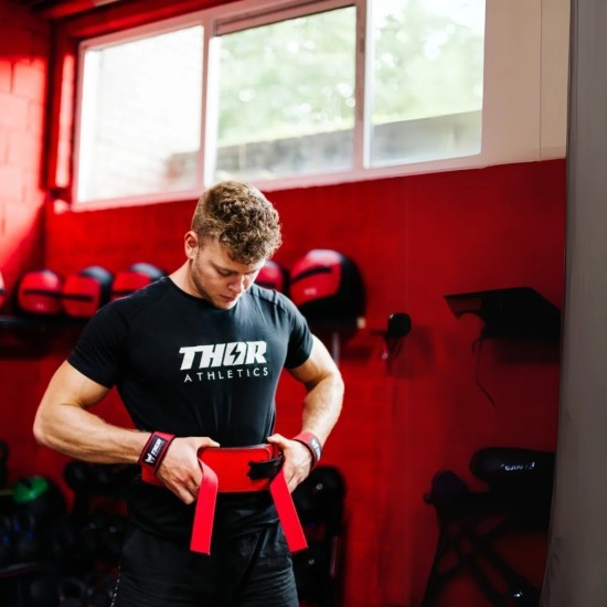 Thor Athletics Powerlift Riem - Maximale Ondersteuning & Veiligheid Maximale ondersteuning tijdens krachttraining met de Thor Athletics Powerlift Riem. Gemaakt van kwaliteit, geschikt voor alle leeftijden en geslachten.