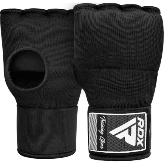 RDX IS2 Binnenhandschoenen met extra grip en 75 cm bandage Vernieuwde RDX IS2 binnenhandschoenen bieden ondersteuning, comfort en bescherming met extra grip en een lange bandage voor boksen en MMA.